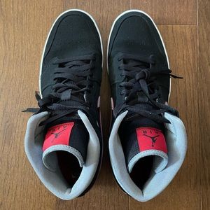 Air Jordan 1 Mid